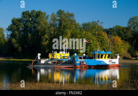 Willamette River ferry, Ediger Boat Landing, Yamhill County, Oregon Stock Photo