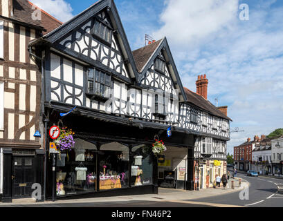 Timber framed building in Wyle Cop, Shrewsbury, Shropshire, England, UK.  Shop occupied by Tanners Wine Merchants. Stock Photo