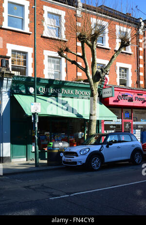 London NW6, Queen's Park, Salusbury Road, Bookshop Stock Photo