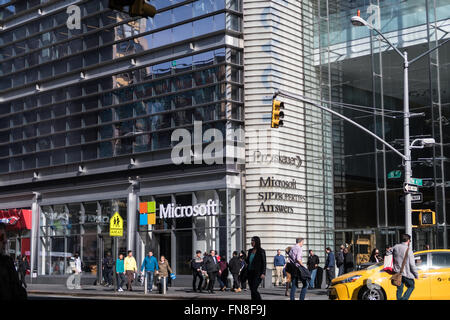 Microsoft, 11 Times Square, New York, NYC storefront photo of a ...