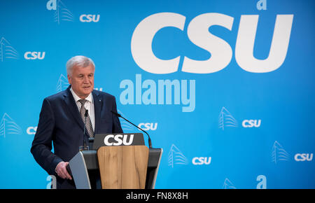 Munich, Germany. 14th Mar, 2016. Bavarian Prime Minister Horst Seehofer at a press conference after the CSU Directorate Meeting in Munich, Germany, 14 March 2016. Seehofer holds the refugee politics of Chancellor Merkel (CDU) responsible for the defeat of the CDU in the state parliament elections on Sunday. PHOTO: SVEN HOPPE/dpa/Alamy Live News Stock Photo