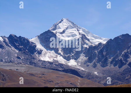 Huayna Potosi in the Cordillera Real, Bolivia Stock Photo