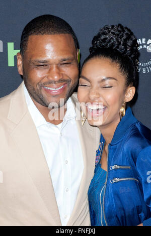 Anthony Anderson und Yara Shahidi bei der Präsentation der TV-Serie 'Black-ish' auf dem 33. Paleyfest 2016 im Dolby Theatre, Hollywood. Los Angeles, 13.03.2016 Stock Photo