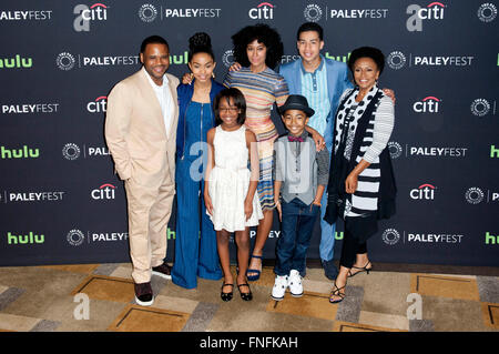 Anthony Anderson, Yara Shahidi, Marsai Martin, Tracee Ellis Ross, Miles Brown, Marcus Scribner und Jenifer Lewis bei der Präsentation der TV-Serie 'Black-ish' auf dem 33. Paleyfest 2016 im Dolby Theatre, Hollywood. Los Angeles, 13.03.2016 Stock Photo