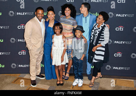 Anthony Anderson, Yara Shahidi, Marsai Martin, Tracee Ellis Ross, Miles Brown, Marcus Scribner und Jenifer Lewis bei der Präsentation der TV-Serie 'Black-ish' auf dem 33. Paleyfest 2016 im Dolby Theatre, Hollywood. Los Angeles, 13.03.2016 Stock Photo