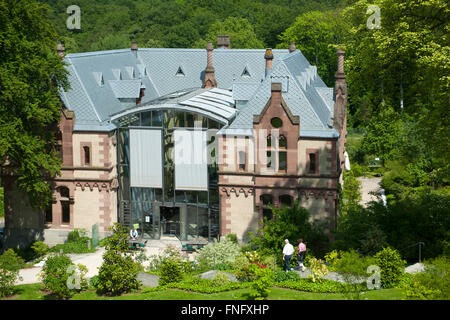 Deutschland, Königswinter, Schloss Drachenburg erbaut von 1882 bis 1884. Gebäude der Vorburg Stock Photo
