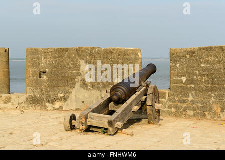 Cannon on walls of the Portuguese fort in the Diu town in Gujarat. India Stock Photo