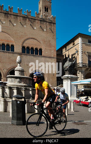 Italy, Emilia Romagna, Rimini, Cavour Square, Fontana della Pigna, Fountain Stock Photo