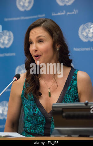 New York, United States. 15th Mar, 2016. Ashley Judd speaks with the press. Ashley Judd and United Nations Population Fund (UNFPA) Executive Director Babatunde Osotimehin spoke at a press briefing regarding Ms. Judd's appointment as a Goodwill Ambassador for UNFPA. Credit:  Albin Lohr-Jones/Pacific Press/Alamy Live News Stock Photo