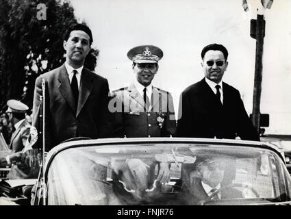 Ahmed Ben Bella, (December 25, 1918 - April 11, 2012) who was a key member in the Algerian revolution and became the first president of Algeria in 1962, died on Wednesday at the age of 96, local APS news agency reported. Pictured: Mar. 25, 1962 - Paris, France - Ben Bella riding in the car during a parade. Bella was the founder of the 'Front de Liberation Nationale' and was arrested an imprisoned by the French in 1956-1962, while in prison he was elected the vice-premier of the Algerian Provisional Government. © KEYSTONE Pictures USA/ZUMAPRESS.com/Alamy Live News Stock Photo