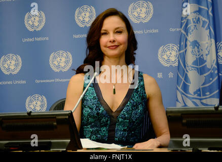New York, USA. 15th Mar, 2016. 47-year-old US actress Ashley Judd has been appointed new ambassador by the United Nations Population Fund (UNFPA) in New York, USA, 15 March 2016. She is to assist the UN in its efforts to protect women from gender-related violence and genital mutilation. Photo: EMOKE BEBIAK/dpa/Alamy Live News Stock Photo