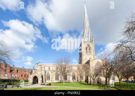 St Mary and All Saints Church, Chesterfield with its famous crooked spire. Chesterfield, Derbyshire, England, UK Stock Photo