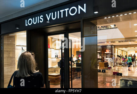 Venice Italy June 2021 Louis Vuitton Window Venice Italy – Stock