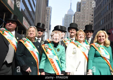 New York City, United States. 17th Mar, 2016. Parade officials pose in front of St. Patrick's Cathedral. Thousands of spectators lined Fifth Avenue to witness Mayor Bill de Blasio march for the first time in the nation's oldest & largest St Patrick's Day parade in recognition of the Lavender & Green Alliance, an LGBT group, marching officially for the first time along Fifth Avenue. Credit:  Andy Katz/Pacific Press/Alamy Live News Stock Photo