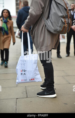 Oxford Circus, London, UK. 18th March 2016. Uniqlo reopen their flagship store on Oxford Street after a year of redevelopment. Stock Photo