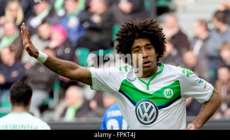 Wolfsburg, Germany. 19th Mar, 2016. Wolfsburg's Dante during the German Bundesliga soccer match between VfL Wolfsburg and SV Darmstadt 98 at the Volkswagen arena in Wolfsburg, Germany, 19 March 2016. PHOTO: PETER STEFFEN/dpa (EMBARGO CONDITIONS - ATTENTION: Due to the accreditation guidlines, the DFL only permits the publication and utilisation of up to 15 pictures per match on the internet and in online media during the match.) © dpa/Alamy Live News Stock Photo