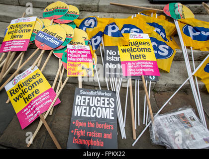 London, UK. 19th March 2016. UN Anti Racism, Refugees Welcome march and rally through central London to Trafalgar Square Credit:  Carol Moir/Alamy Live News Stock Photo