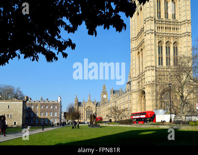 London, England, UK. College Green, Westminster, where politicians are frequently interviewed for TV.... Stock Photo