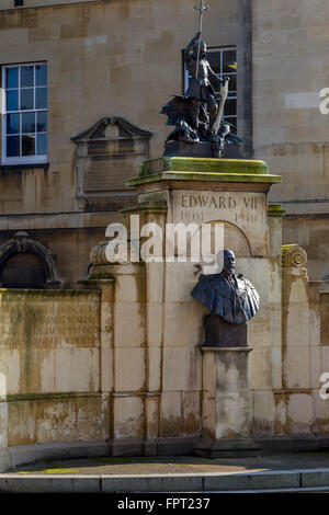 King Edward VII bust made by Sir George Frampton outside Northampton General Hospital old Entrance. Stock Photo