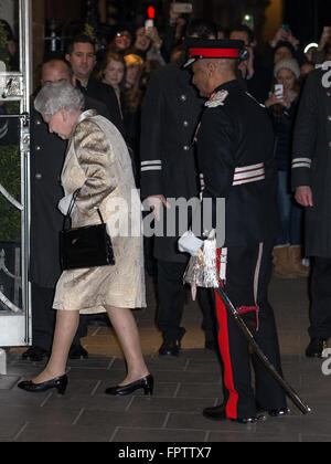 The Queen, patron of the Gold Service Scholarship attends award ceremony to find best front of house professionals.  Featuring: HM The Queen, Elizabeth II Where: London, United Kingdom When: 16 Feb 2016 Stock Photo