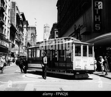 1950s CABLE CAR TURNING AROUND AT END OF LINE SAN FRANCISCO CALIFORNIA USA Stock Photo