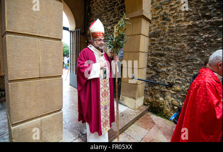 Oviedo, Spain. 20th March, 2016. Jesus Sanz, Archbishop of Oviedo, during the celebration of Palm Sunday, that commemorates Jesus' triumphal entry into Jerusalem, on March 20, 2016 in Oviedo, Spain. Credit:  David Gato/Alamy Live News Stock Photo