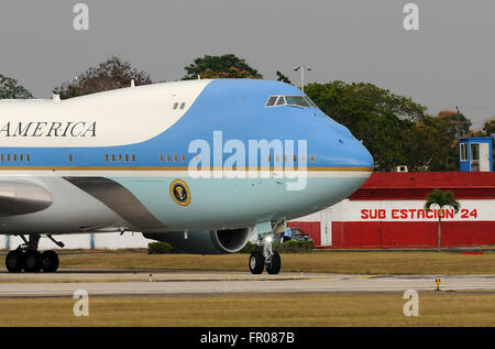 Havana, Cuba. 20th March, 2016. - Air Force One carrying U.S. President Barack Obama, First Lady Michelle Obama, and daughters Melia and Sasha arrives at Jose Marti International Airport in Havana, Cuba on March 20, 2016. Obama's three day visit to Cuba is the first by a sitting U.S. President in 90 years. Credit:  Paul Hennessy/Alamy Live News Stock Photo