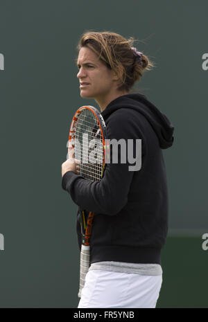 Key Biscayne, FL, USA. 21st Mar, 2016. Key Biscayne, FL - MARCH 21: Emalie Mauresmo(FRA) watches Andy Murray (GBR) practice prior to the 2016 Miami Open at the Crandon Tennis Center in Key Biscayne Florida. Photographer Andrew Patron Credit: Andrew Patron/Zuma Wire © Andrew Patron/ZUMA Wire/Alamy Live News Stock Photo