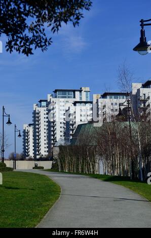 Riverside apartment blocks on Erebus Drive in Thamesmead, close to the Royal Arsenal development, Woolwich, London, England, UK Stock Photo