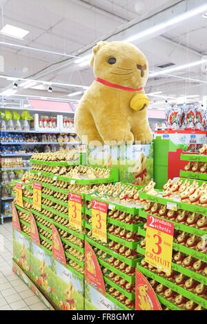 Lindt,Swiss,Switzerland, chocolate, bunnies,rabbits,an,Easter, promotion at,  E.Leclerc, Superstore,hypermarket in Carcassonne,Aude,South of, France, Stock Photo