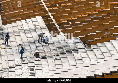 Operatives working to reform the Estadio do Maracana for the World Cup 2014 Stock Photo