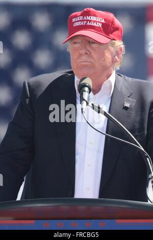 Billionaire Republican presidential candidate Donald Trump speaking to supporters during a campaign rally at Fountain Park March 19, 2016 in Fountain Hills, Arizona. Stock Photo