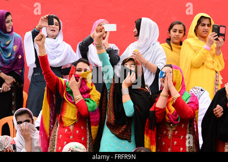Balochistan, Pakistan. 22nd Mar, 2016. Girls Students are shouted slogans during the opening ceremony of Balochistan Sports Festival 2016 On the occasion of Pakistan Day. Organized by Government of Balochistan in collaboration with Pakistan Army Credit:  Din Muhammad Watanpaal/Alamy Live News Stock Photo