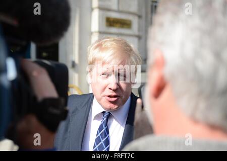 London, UK. 22nd March, 2016. London Mayor Boris Johnson speaks to the media following the ending of the COBRA meeting in Whitehall. Credit: Marc Ward/Alamy Live News Stock Photo