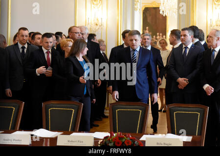 Bratislava, Slovakia. 22nd Mar, 2016. The chairmen of four Slovak political parties Radoslav Prochazka, Bela Bugar, Robert Fico, Andrej Danko signed a coalition agreement today following a recent general election. Prime Minister Robert Fico's (centre) Smer-Social Democracy (Smer-SD) will have the strongest representation in the government in Bratislava, Slovakia, March 22, 2016. © Martin Mikula/CTK Photo/Alamy Live News Stock Photo