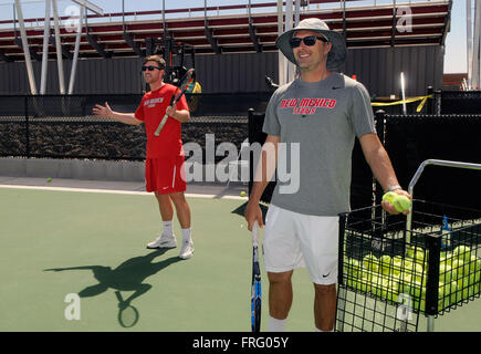 Albuquerque, NM, USA. 22nd Mar, 2016. UNM's Mens tennis Coach Bart Scott(right) and asst. coach Ben Dunbar watch as the mens team practices Tuesday afternoon at the McKinnon Family Tennis Courts at the University of New Mexico. Tuesday, Mar. 22, 2016. © Jim Thompson/Albuquerque Journal/ZUMA Wire/Alamy Live News Stock Photo