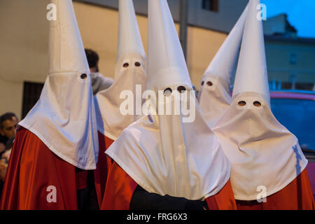 Santander, Spain. 22nd Mar, 2016. A group of penitents during the procession of the Holy Tuesday procession in Santander called the meeting  Credit:  JOAQUIN GOMEZ SASTRE/Alamy Live News Stock Photo