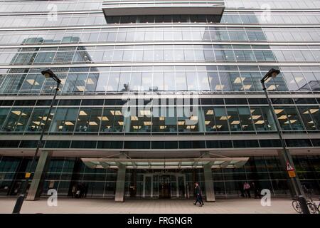 A general view of the BP offices in Canary Wharf Stock Photo - Alamy