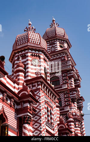 Sri Lanka, Colombo, Pettah Bazaar, decorative brickwork of Jami ul Alfar Mosque minarets Stock Photo