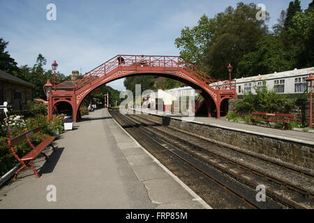 Footbridge at  Goathland Station the North York Moors Heritage Railway (NYMR) Stock Photo