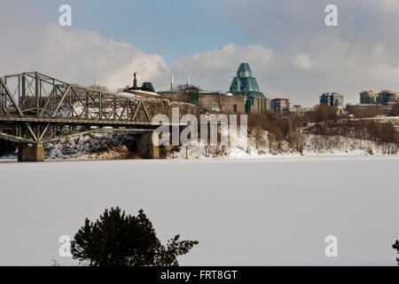 Across the Ottawa River to the National Gallery of Canada in Ottawa. Stock Photo