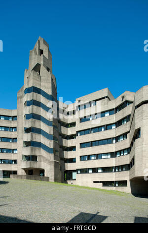 Deutschland, Nordrhein-Westfalen, Bergisch-Gladbach, das Bensberger Rathaus ist ein in den Jahren 1964-1969 nach den Plänen de Stock Photo