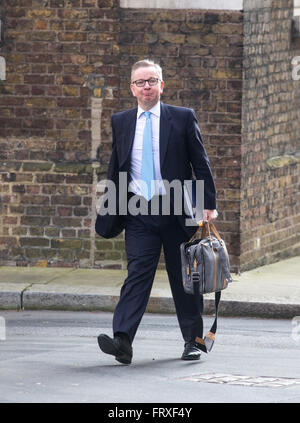Michael Gove,secretary of state for Justice,arrives at Number 10 Downing Street.He is campaigning to leave the EU Stock Photo