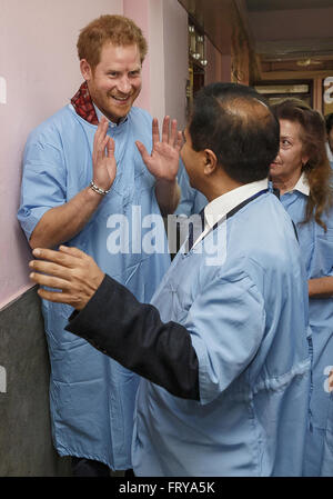 Kathmandu, Nepal. 23rd Mar, 2016. 23 March 2016 - Kathmandu, Nepal - Prince Harry meets young burns victims at Kanti Children's Hospital in Kathmandu, Nepal on the final day of his tour of the country. Established in 1963 the hospital has a capacity of 320 beds and treats children up to the age of 14. Many of it's patients have been injured whilst living in the hazardous environments of the camps following the earthquake. Photo Credit: ALPR/AdMedia © Alpr/AdMedia/ZUMA Wire/Alamy Live News Stock Photo