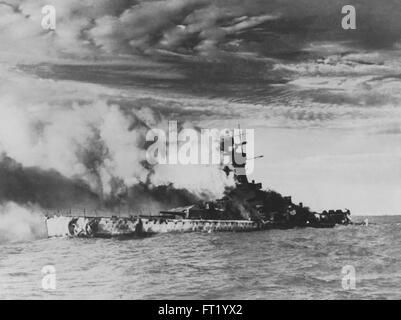 Admiral Graf Spee German Pocket battleship sinking and being destroyed as it was scuttled on the River Plate, Uruguay Stock Photo