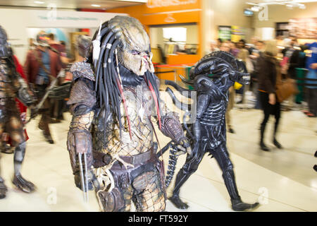 Show with Predators Cosplay Predator Costume for Halloween Comic con