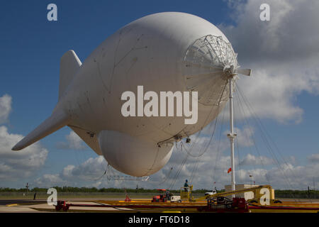 Rio Grande City, TX - The Tethered Aerostat Radar System (TARS) is low-level airborne ground surveillance system that uses aerostats (moored balloons) as radar platforms.  U.S. Customs and Border Protection, Air and Marine Operations use the TARS to provide persistent, long-range detection and monitoring (radar surveillance) capability for interdicting low-level air, maritime and surface smugglers and narcotics traffickers. Photographer: Donna Burton Stock Photo