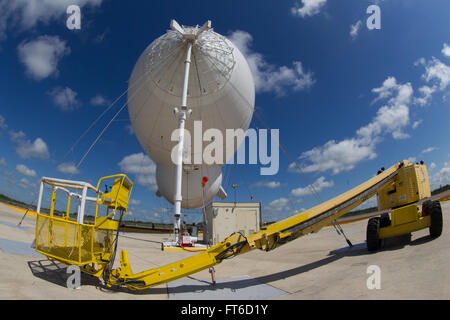 Rio Grande City, TX - The Tethered Aerostat Radar System (TARS) is low-level airborne ground surveillance system that uses aerostats (moored balloons) as radar platforms.  U.S. Customs and Border Protection, Air and Marine Operations use the TARS to provide persistent, long-range detection and monitoring (radar surveillance) capability for interdicting low-level air, maritime and surface smugglers and narcotics traffickers. Photographer: Donna Burton Stock Photo