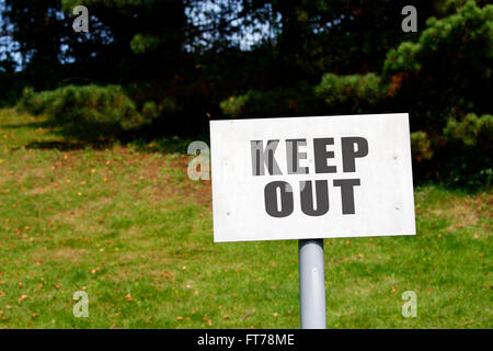 Keep out sign in a rural field Stock Photo