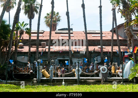 Customers outside the Warehouse Restaurant in Marina Del Rey, Los Angeles Stock Photo